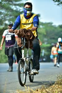 BIB: 
                            <button type="button" onclick="openModal(10124047)" class="btn btn-primary btn-sm float-right btn-popup" data-toggle="modal" data-target=".modal-high-quality">
                        <i class="fas fa-shopping-cart"></i> Add to Cart
                    </button>
                                            <button type="button" onclick="isThisMe(10124047, true)" class="btn btn-success btn-sm float-right btn-popup btn-isme hidden" data-toggle="tooltip" data-placement="bottom" title="นี่คือรูปของคุณใช่ไหม คลิกที่นี่เพื่อเอาเข้าอัลบั้ม">
                        <i class="fas fa-plus"></i> Add to album
                    </button>
                    <button type="button" onclick="isThisMe(10124047, false)" class="btn btn-warning btn-sm float-right btn-popup btn-isnotme hidden">
                        <i class="fas fa-ban"></i> Remove from album
                    </button>